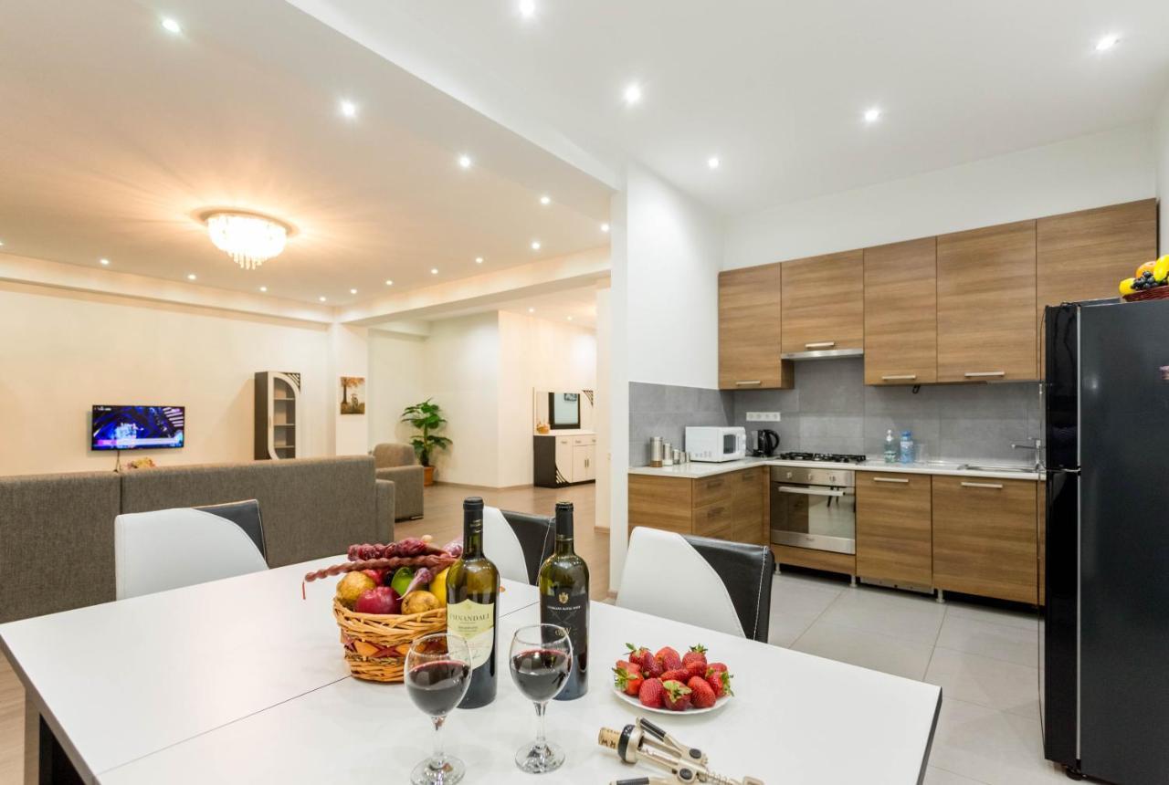 טביליסי Apartment In The City Center Lll מראה חיצוני תמונה