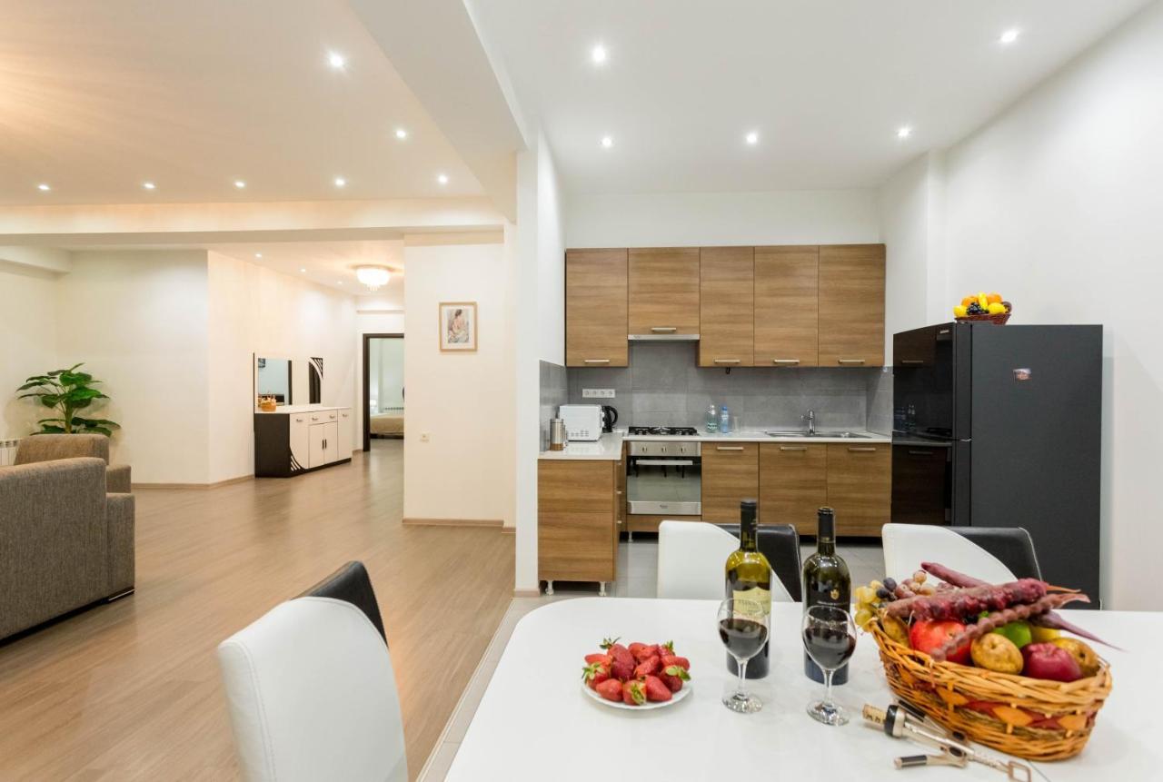 טביליסי Apartment In The City Center Lll מראה חיצוני תמונה