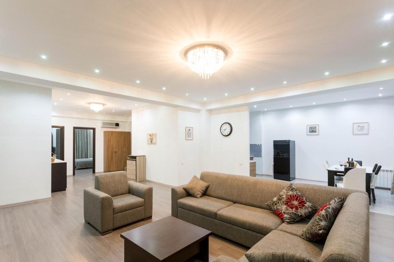 טביליסי Apartment In The City Center Lll מראה חיצוני תמונה