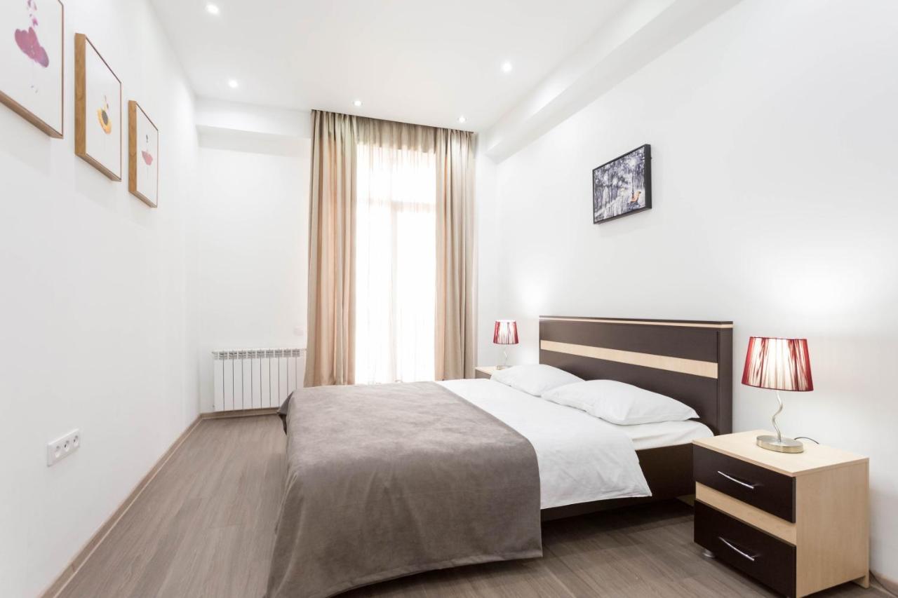 טביליסי Apartment In The City Center Lll מראה חיצוני תמונה